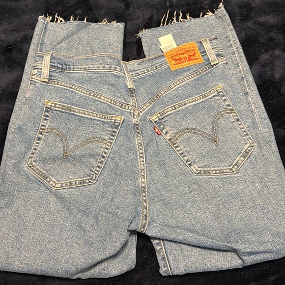 Levi's Denim - Levi ribcage straight jeans, size 30, like new!